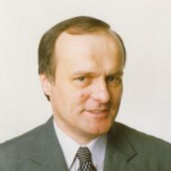József Hava Chefingenieur József Hava Chefingenieur