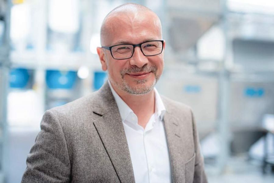 Dr. Timo Seibel, Geschäftsführer der IKA Innovative Kunststoffaufbereitung GmbH & Co. KG Dr. Timo Seibel, Geschäftsführer der IKA Innovative Kunststoffaufbereitung GmbH & Co. KG