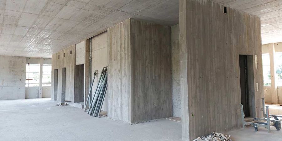 Stotz Bau Sichtbetonwände in Bretterstruktur Stotz Bau Sichtbetonwände in Bretterstruktur