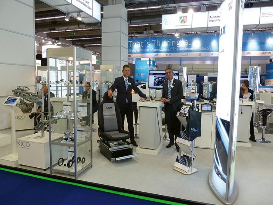 Sehen und gesehen werden: Messestand auf der IAA Sehen und gesehen werden: Messestand auf der IAA