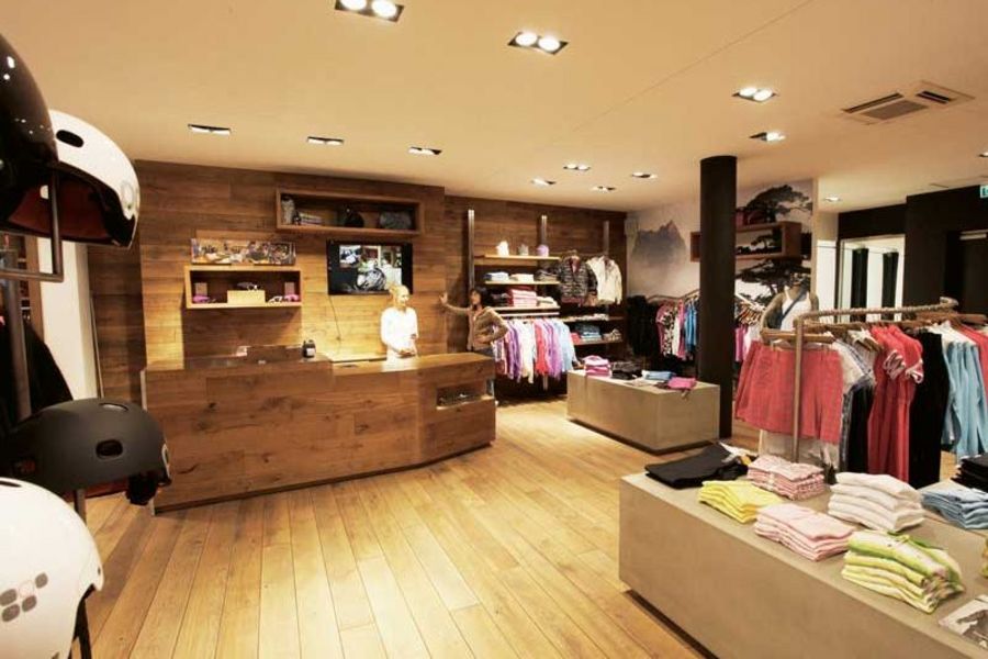 Graber - Peak Performance Stores in Regensburg Graber - Peak Performance Stores in Regensburg