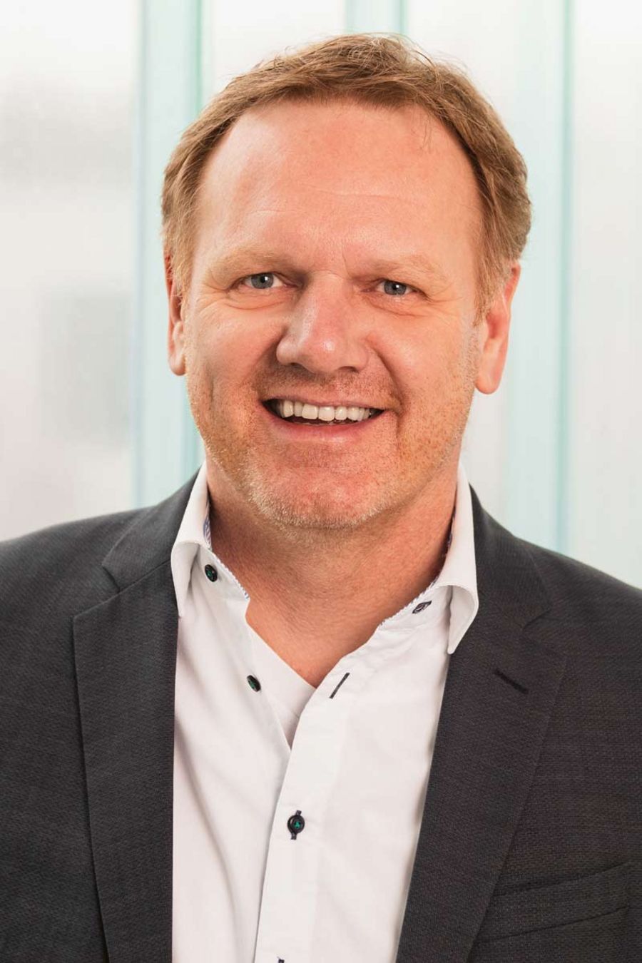 Dr. Reiner Borsdorf, Geschäftsführer der bluMartin GmbH Dr. Reiner Borsdorf, Geschäftsführer der bluMartin GmbH