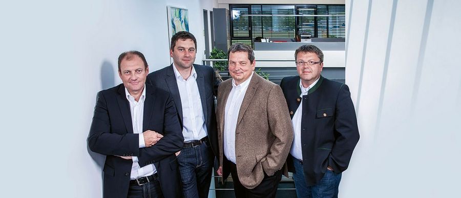 Mitinhaber und Führungsteam von Elektro Rösler: Jürgen Löblein, Wolfgang Straubinger, Werner Steinbrunner, Alfons Orthuber (von links nach rechts) Mitinhaber und Führungsteam von Elektro Rösler: Jürgen Löblein, Wolfgang Straubinger, Werner Steinbrunner, Alfons Orthuber (von links nach rechts)