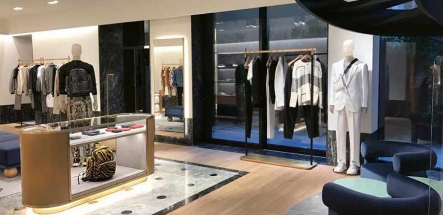 Roberto Cavalli - Elegantes Ambiente: Herrenmode im Cavalli Store Roberto Cavalli - Elegantes Ambiente: Herrenmode im Cavalli Store