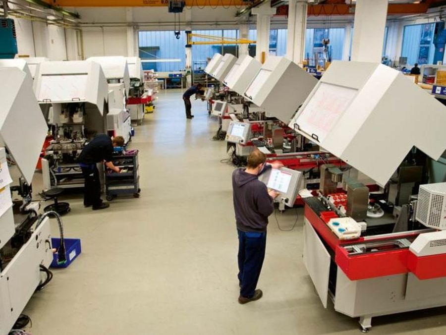 Bauer Maschinen und Technologie Fertigungsbereiche im Werk Bauer Maschinen und Technologie Fertigungsbereiche im Werk