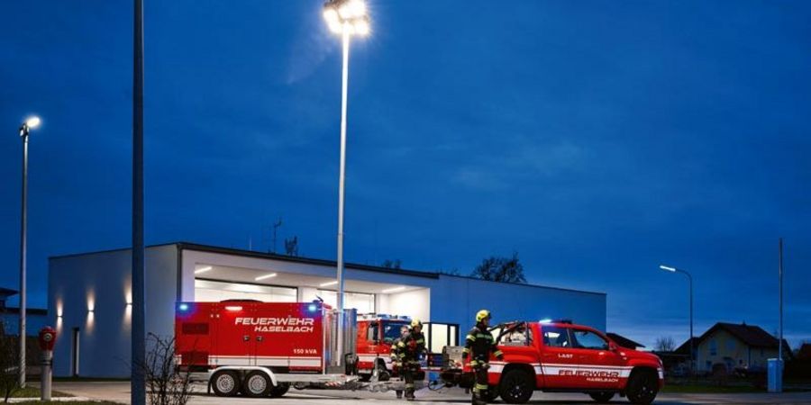 ELMAG Stromerzeuger mit Lichtmast im Einsatz
