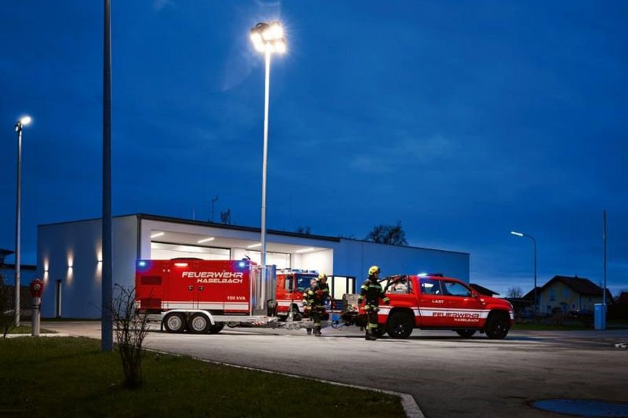 ELMAG Stromerzeuger mit Lichtmast im Einsatz