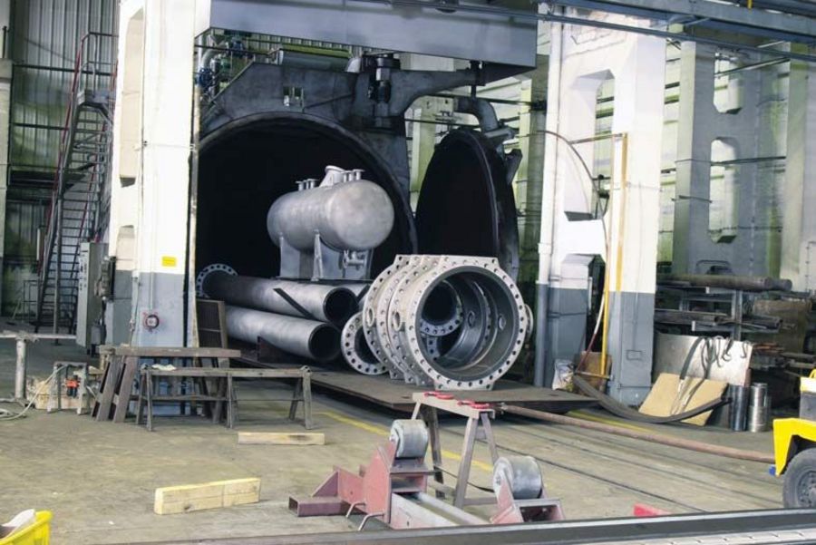 TIP TOP Oberflächenschutz Elbe Gummiertes Bauteil vor dem Autoklav TIP TOP Oberflächenschutz Elbe Gummiertes Bauteil vor dem Autoklav