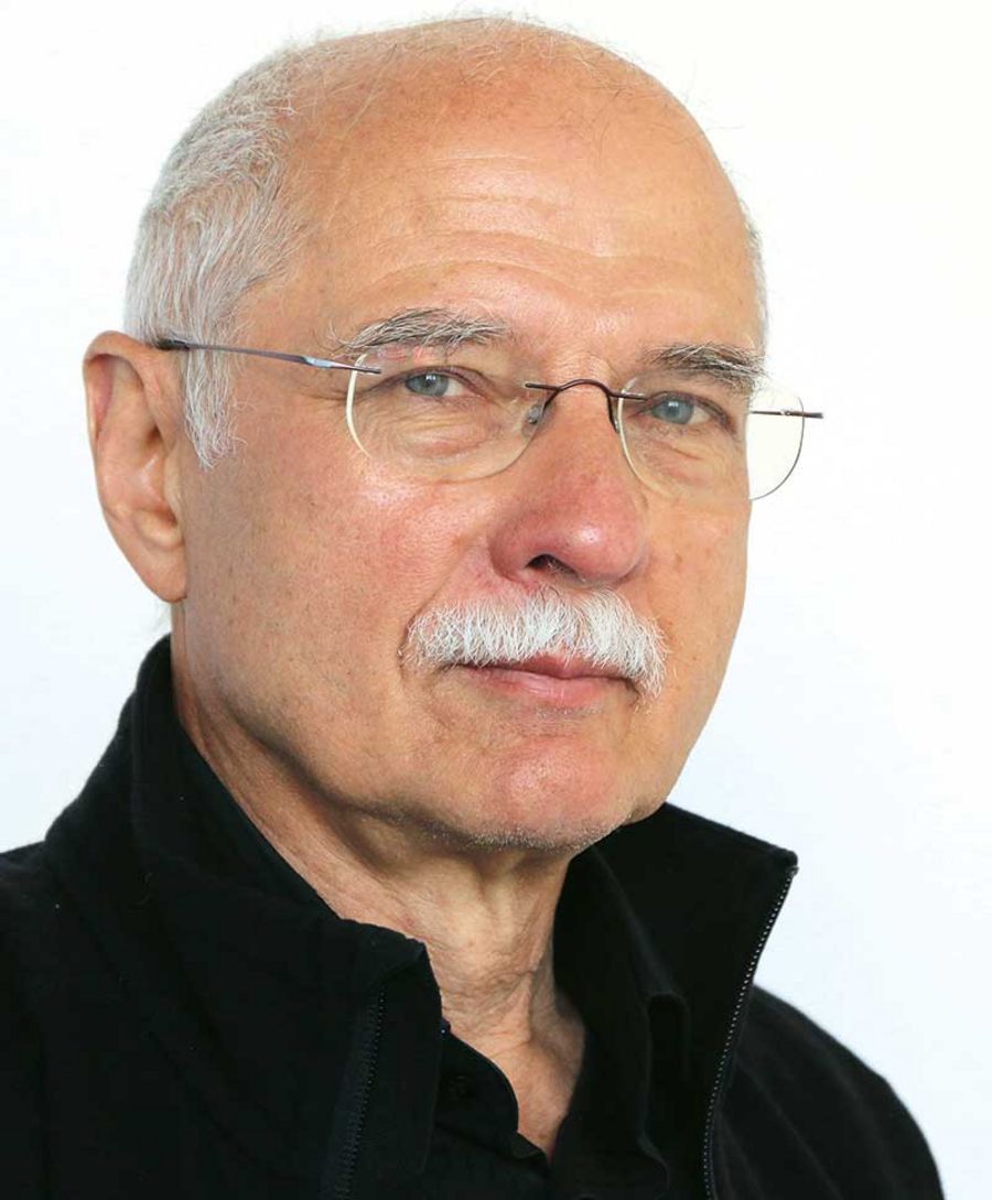 Dr. Michael Weber, Geschäftsführer und Gründer der DResearch Digital Media Systems GmbH Dr. Michael Weber, Geschäftsführer und Gründer der DResearch Digital Media Systems GmbH