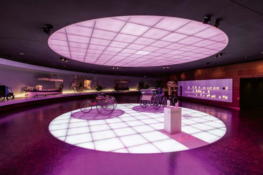 Lumitech Ausstellungsraum im Mercedes-Benz Museum Lumitech Ausstellungsraum im Mercedes-Benz Museum
