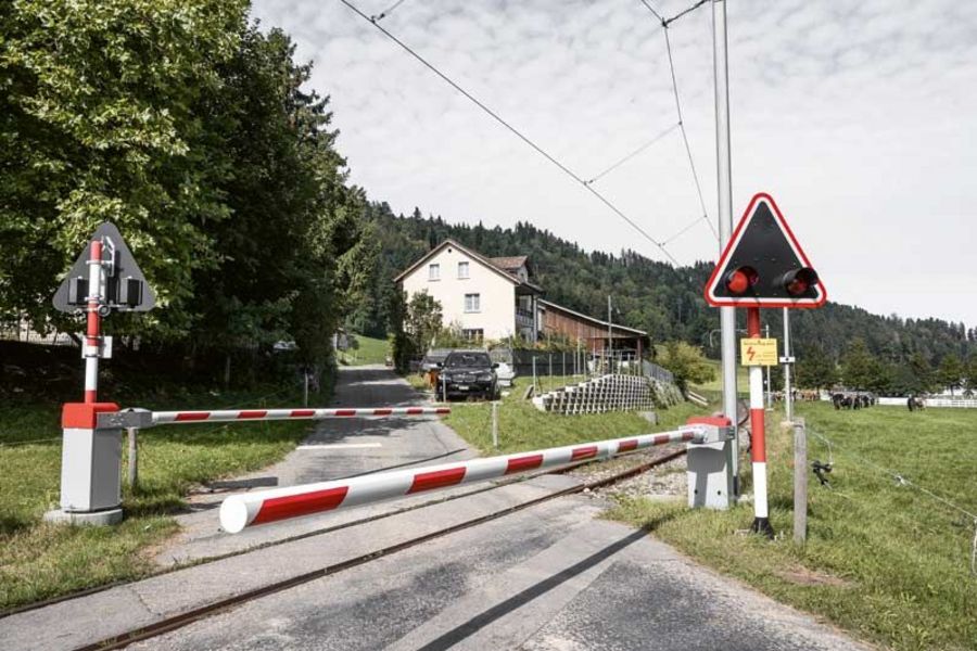 Schweizer Electronic - Sicherung von Bahnübergängen Schweizer Electronic - Sicherung von Bahnübergängen