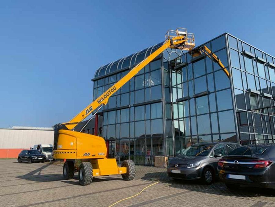 KILOUTOU Deutschland Gelenkteleskop-Arbeitsbühne KILOUTOU Deutschland Gelenkteleskop-Arbeitsbühne
