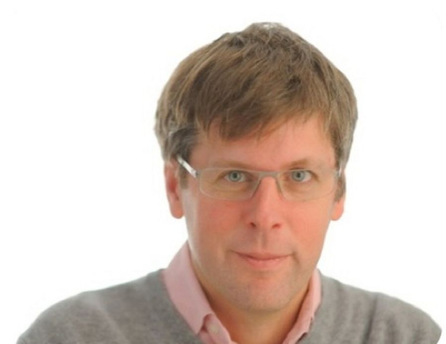 Philipp Best ist seit drei Jahren im Unternehmen aktiv und hier für den Bereich Objekt zuständig Philipp Best ist seit drei Jahren im Unternehmen aktiv und hier für den Bereich Objekt zuständig