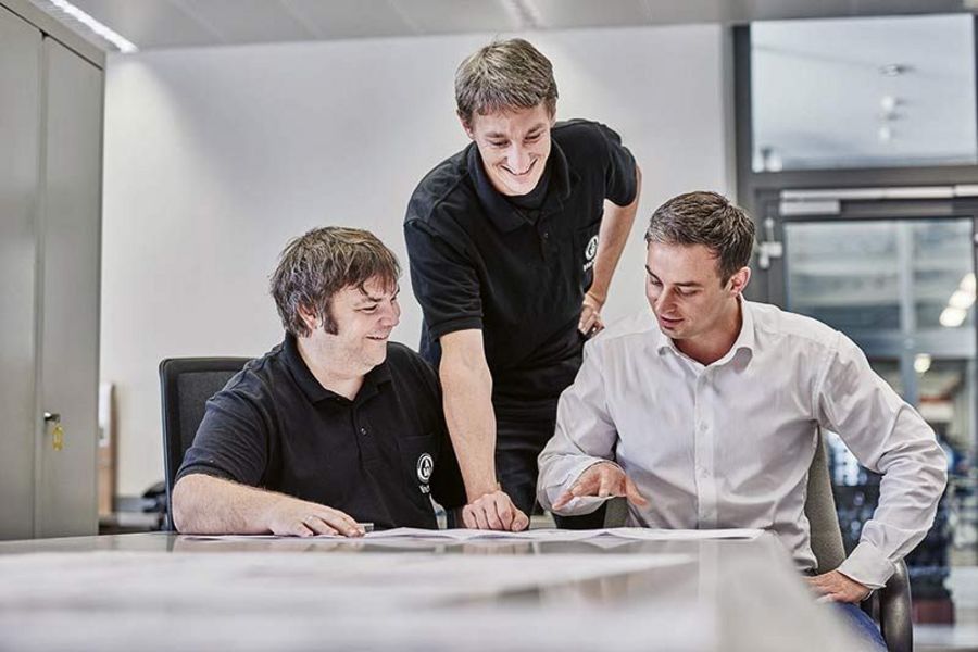 WEBER HOLDING GmbH Mitarbeiter WEBER HOLDING GmbH Mitarbeiter