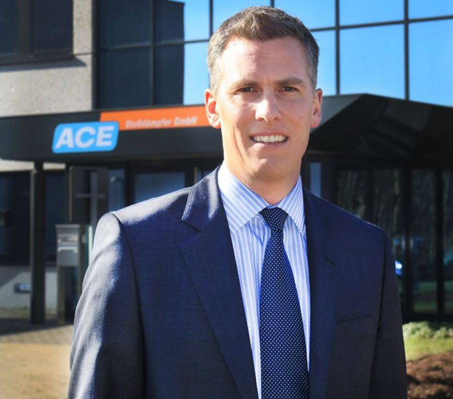 Dr. Peter Kremer, der stellvertretende Geschäftsführer der ACE Stoßdämpfer GmbH Dr. Peter Kremer, der stellvertretende Geschäftsführer der ACE Stoßdämpfer GmbH