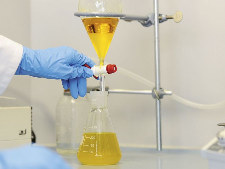 Schwierige Peptide oder große Mengen werden manuell synthetisiert Schwierige Peptide oder große Mengen werden manuell synthetisiert