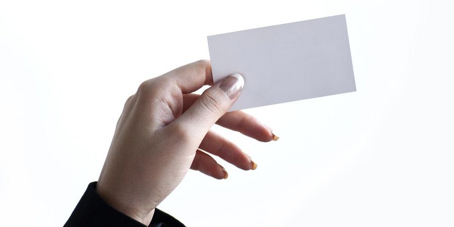 Business Knigge: So gehen Sie mit einer Visitenkarte richtig um Business Knigge: So gehen Sie mit einer Visitenkarte richtig um