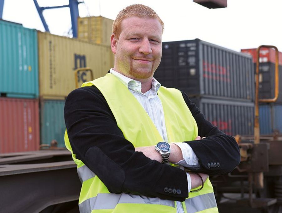 Kevin Gründer, Geschäftsführer der RRT Rhein-Ruhr Terminal Gesellschaft für Container- und Güterumschlag mbH Kevin Gründer, Geschäftsführer der RRT Rhein-Ruhr Terminal Gesellschaft für Container- und Güterumschlag mbH