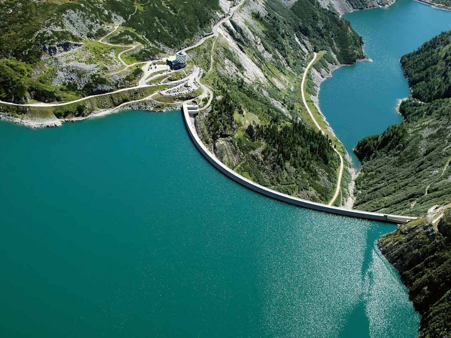 Wasser, Wind und Sonne für eine saubere Energiezukunft Wasser, Wind und Sonne für eine saubere Energiezukunft