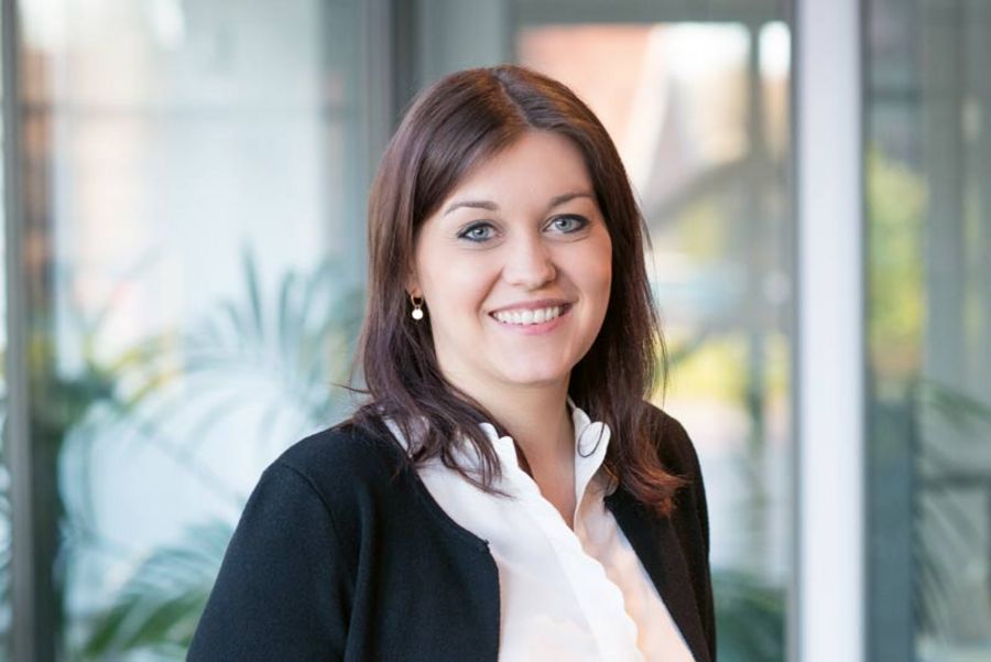 Simone Gövert, Geschäftsführende Gesellschafterin der HANSALOG GmbH & Co. KG der HANSALOG GmbH & Co. KG Simone Gövert, Geschäftsführende Gesellschafterin der HANSALOG GmbH & Co. KG der HANSALOG GmbH & Co. KG