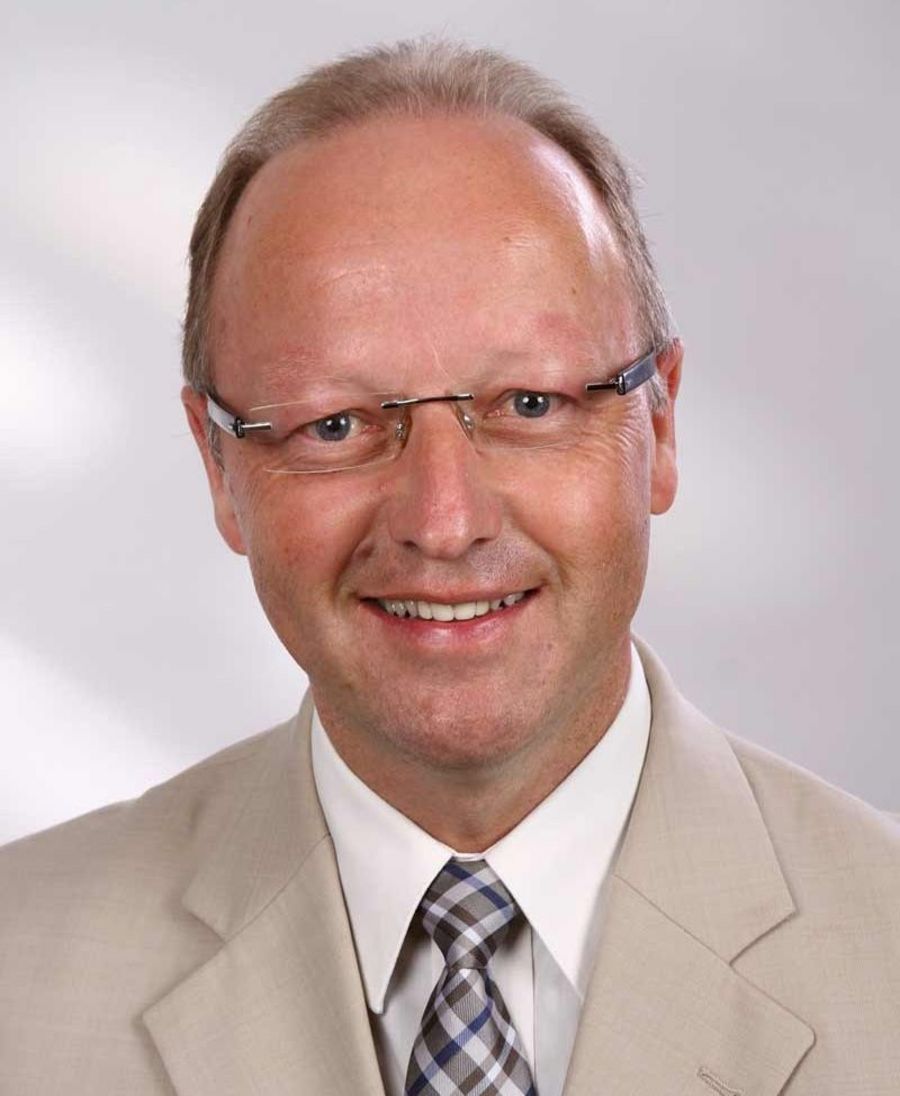 Christoph Zeis, Geschäftsführer der EnergieDienstleistungs-Gesellschaft Rheinhessen-Nahe mbH Christoph Zeis, Geschäftsführer der EnergieDienstleistungs-Gesellschaft Rheinhessen-Nahe mbH