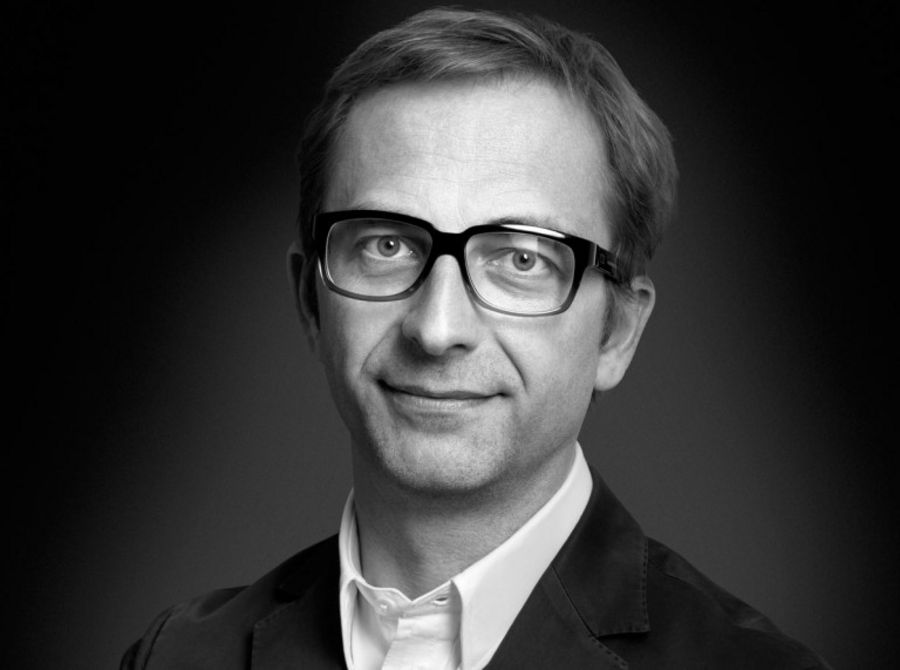 Dr. Sven H. Becker Dr. Sven H. Becker