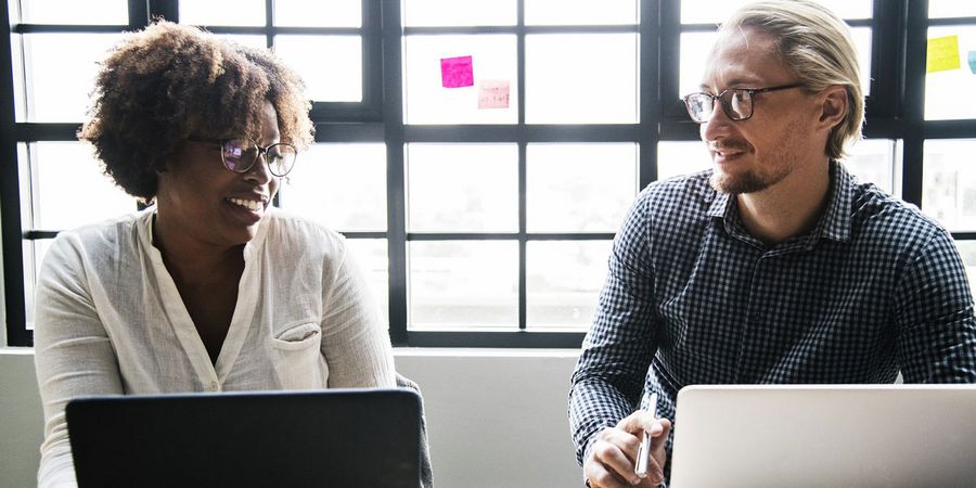 Privatgespräche während der Arbeit: Das ist erlaubt Privatgespräche während der Arbeit: Das ist erlaubt