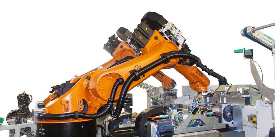 KMW Engineering - Roboteranwendung im Bereich Sondermaschinenbau KMW Engineering - Roboteranwendung im Bereich Sondermaschinenbau
