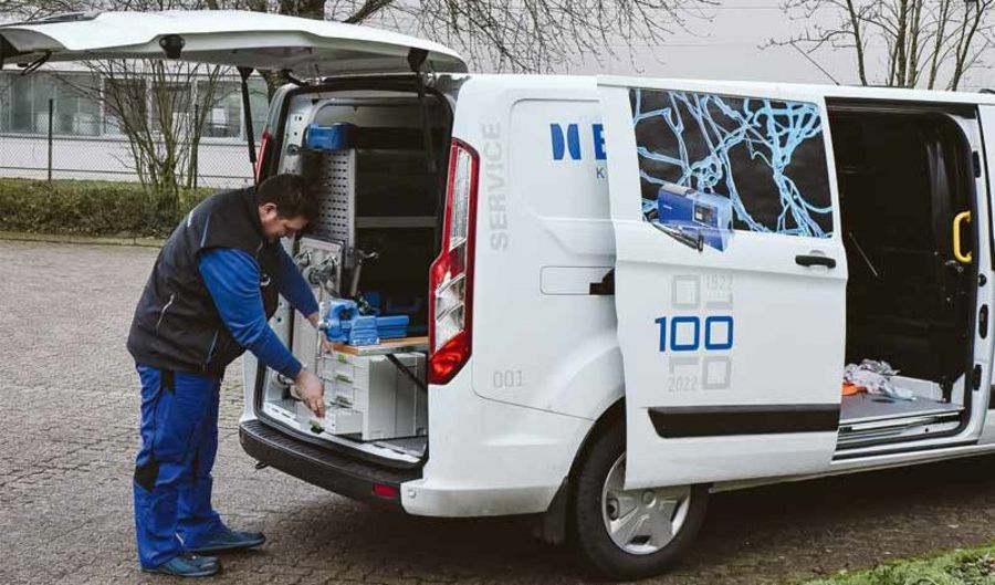 Bühnen - Service beim Kunden vor Ort Bühnen - Service beim Kunden vor Ort