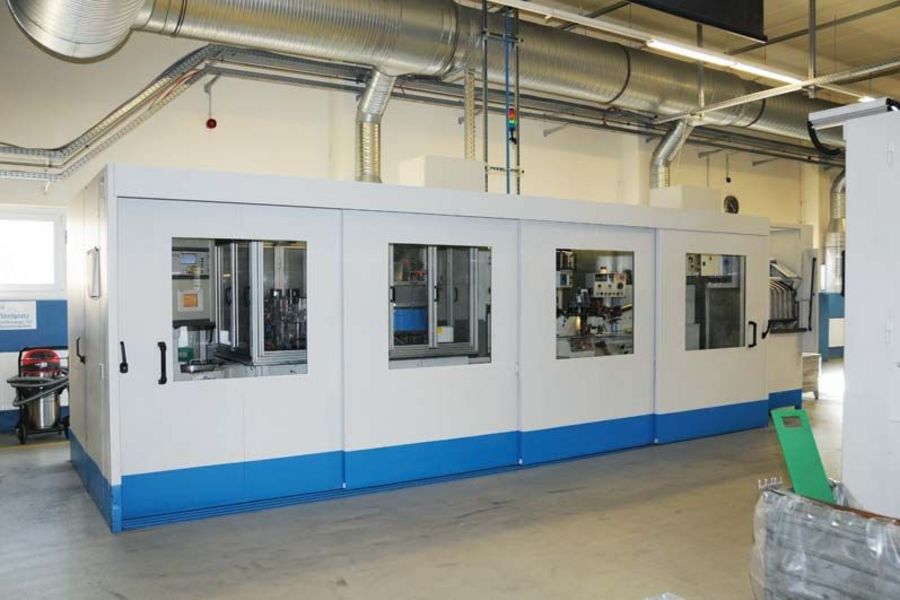 LK Metallwaren - LF10 Schallschutz an einer Werkzeugmaschine mit Schiebetüren LK Metallwaren - LF10 Schallschutz an einer Werkzeugmaschine mit Schiebetüren