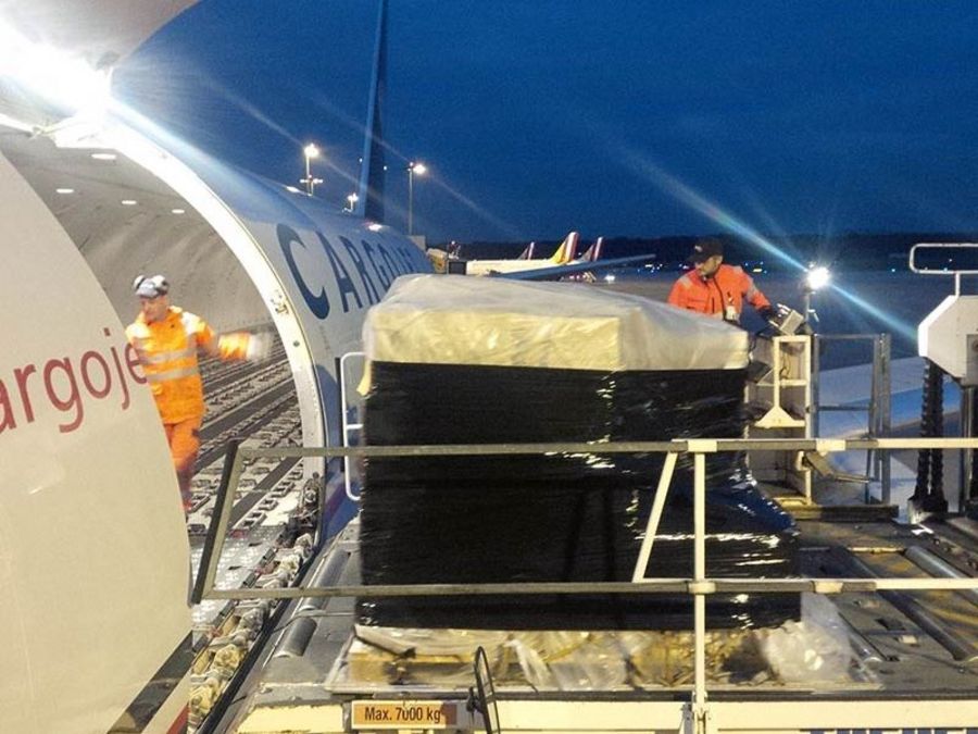 Skyline Air Services Frachter Verladung