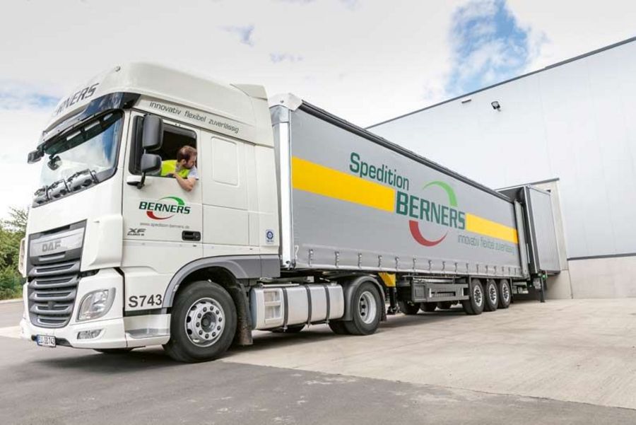 Rund 60 Lkw der Spedition Berners sind ständig im Einsatz Rund 60 Lkw der Spedition Berners sind ständig im Einsatz