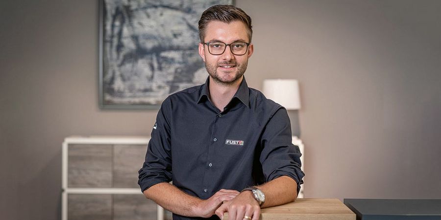 Serge Eggler, Leiter ecoleo / Projektleiter der Schreinerei Fust AG Serge Eggler, Leiter ecoleo / Projektleiter der Schreinerei Fust AG
