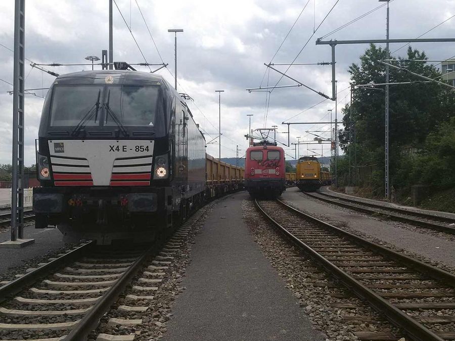Die Baustellenlogistik der DB Fahrwegdienste. Die Baustellenlogistik der DB Fahrwegdienste.