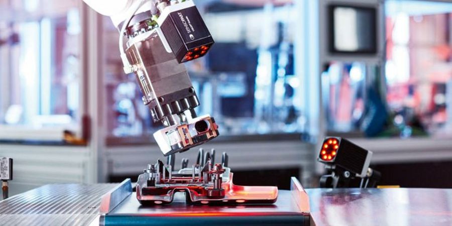 SensoPart Industriesensorik Vision-Sensor in Kombination mit KUKA Roboter SensoPart Industriesensorik Vision-Sensor in Kombination mit KUKA Roboter