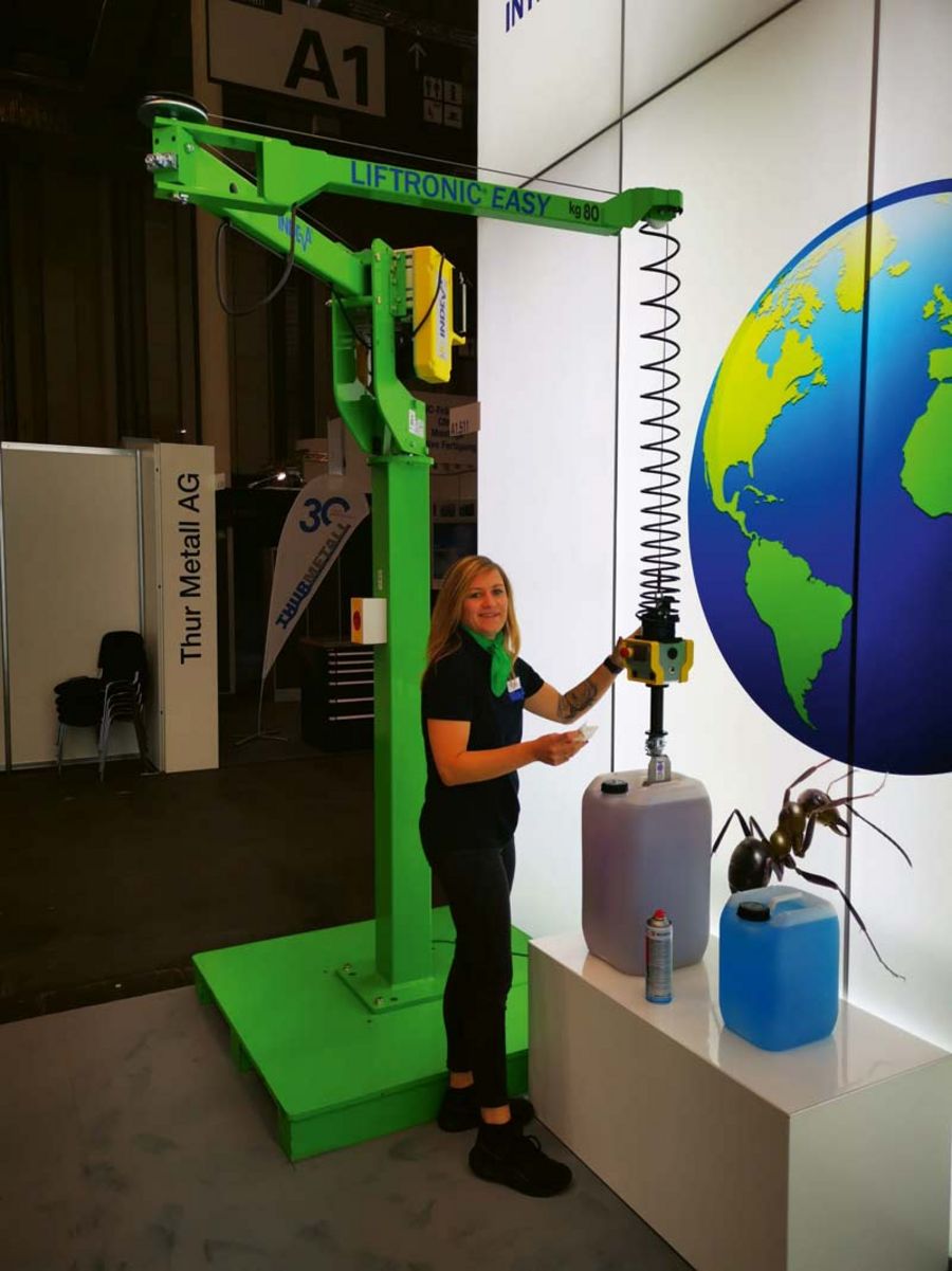 Scaglia INDEVA Manipulator für das Kanisterhandling Scaglia INDEVA Manipulator für das Kanisterhandling