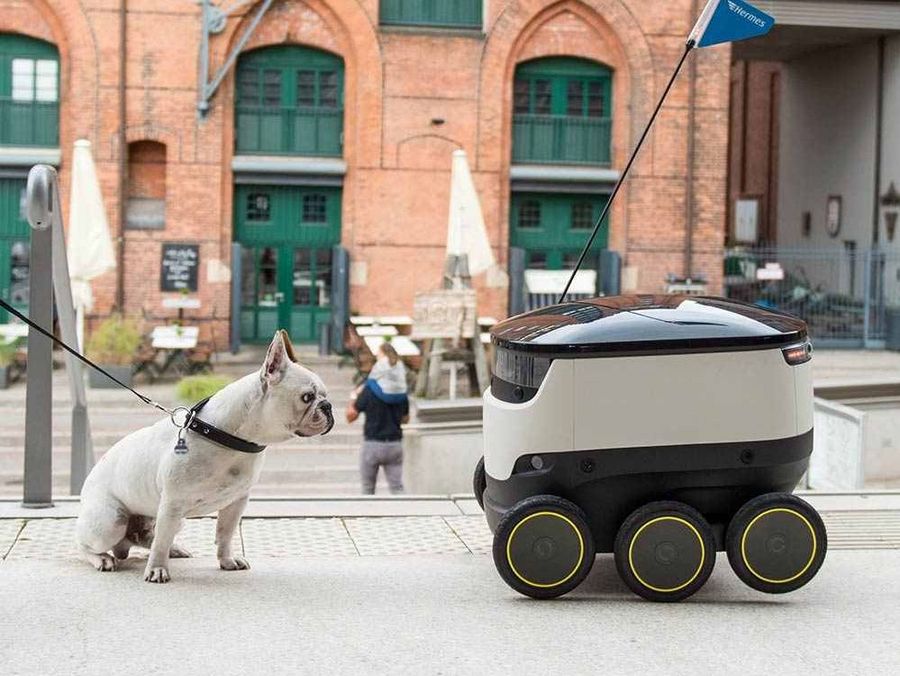 Starship Technologies Galerie Roboter von Starship Technologies im Probeeinsatz für Hermes (1).