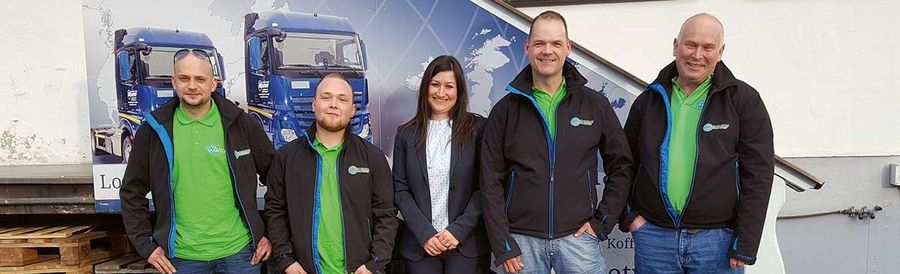 Katrin Eißler mit Mitarbeitern aus dem Fahrerteam Katrin Eißler mit Mitarbeitern aus dem Fahrerteam
