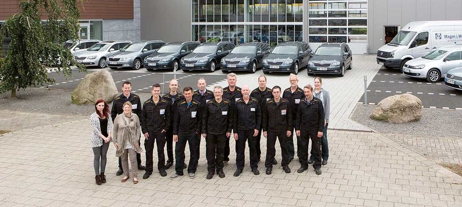 Ein starkes Team: Die Servicemitarbeiter sorgen dafür, dass es beim Kunden rund läuft Ein starkes Team: Die Servicemitarbeiter sorgen dafür, dass es beim Kunden rund läuft