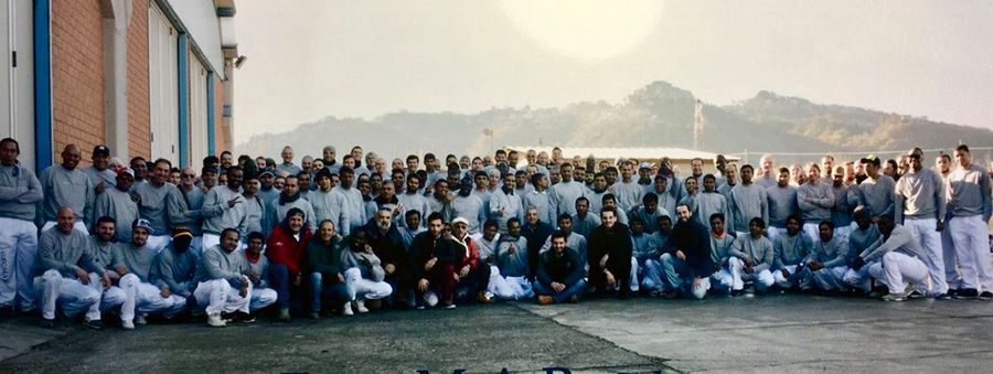 200 Mitarbeiter, darunter viele Karosserie- und Lackiertechniker, sind am Hauptsitz von Euro M.A.R. in La Spezia und vor Ort in zahlreichen Reedereien im Einsatz. 200 Mitarbeiter, darunter viele Karosserie- und Lackiertechniker, sind am Hauptsitz von Euro M.A.R. in La Spezia und vor Ort in zahlreichen Reedereien im Einsatz.