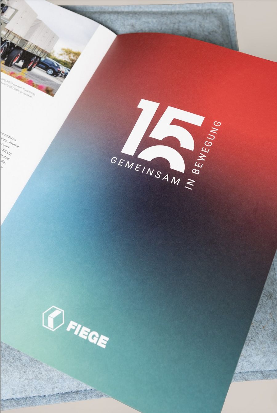 Innovation visualisieren. In 150 Jahren und 5 Generationen vom Fuhrunternehmen zur familiengeführten Multi-Business-Brand. Fiege. Das Potenzial strategischen Markenaufbaus für unternehmerische Transformationsprozesse.