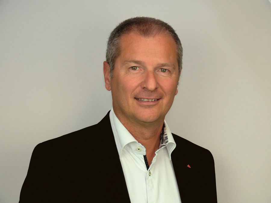 Dr. Erwin Platzer, Geschäftsführer der MEVA Schalungs-Systeme Ges.m.b.H Dr. Erwin Platzer, Geschäftsführer der MEVA Schalungs-Systeme Ges.m.b.H