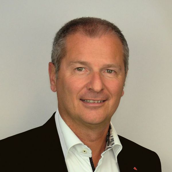 Dr. Erwin Platzer Dr. Erwin Platzer