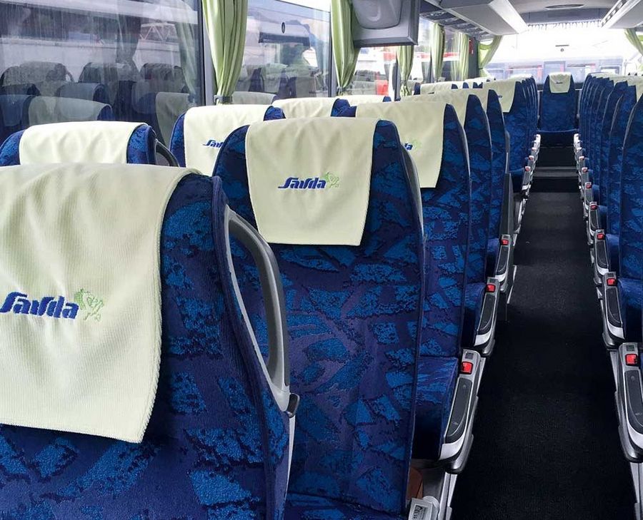 Komfort und neueste Technik: Innenansicht eines Busses für überregionale Vebindungen Komfort und neueste Technik: Innenansicht eines Busses für überregionale Vebindungen