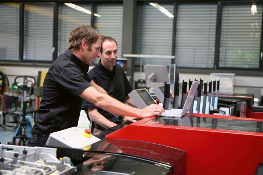 Kern AG - Servicemitarbeiter Kern AG - Servicemitarbeiter