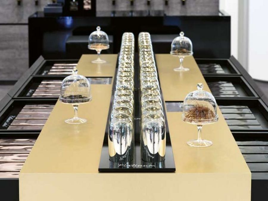SA.G Group GmbH Platinum Bar mit 40 speziell kreierten Parfüms zum Testen SA.G Group GmbH Platinum Bar mit 40 speziell kreierten Parfüms zum Testen