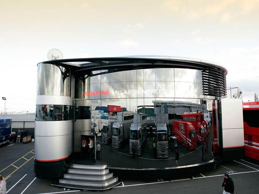 Bischoff + Scheck AG Galerie McLaren Mercedes