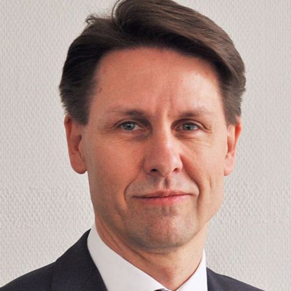 Dr.-Ing. Frank Wölfle Dr.-Ing. Frank Wölfle