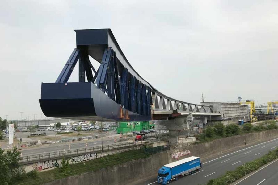 MCE Brücke Nordstern auf der Düsseldorfer Stadtbahnlinie U 81 MCE Brücke Nordstern auf der Düsseldorfer Stadtbahnlinie U 81