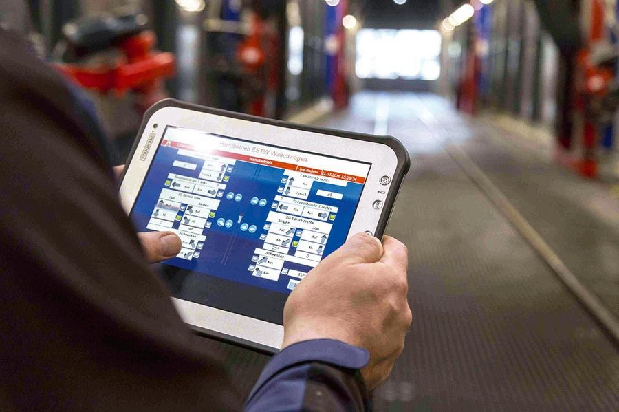 Die Service-Steuerung der Waschanlagen erfolgt einfach und modern per Touch-Pad Die Service-Steuerung der Waschanlagen erfolgt einfach und modern per Touch-Pad